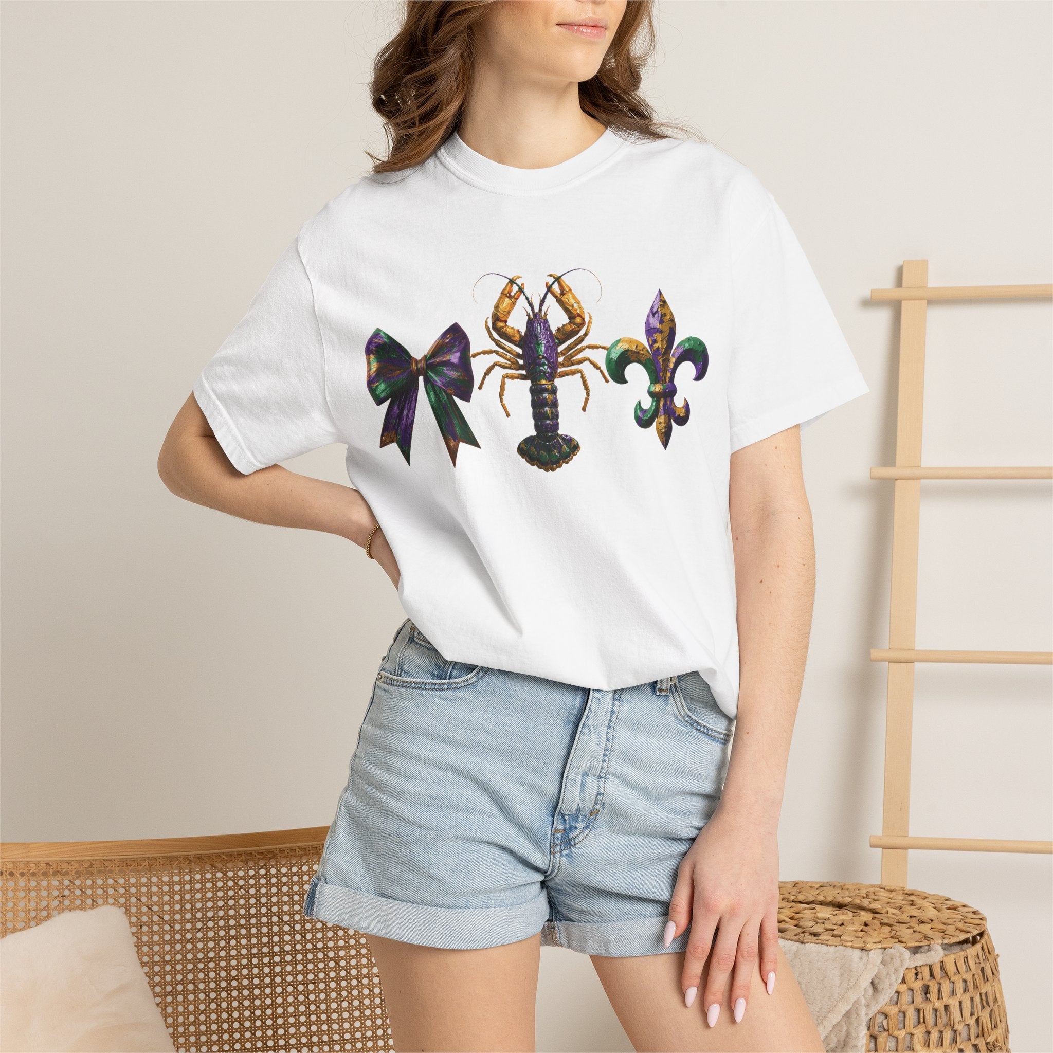 Faux Yarn Bow Crawfish Fleur-de-lis Mardi Gras T-shirt