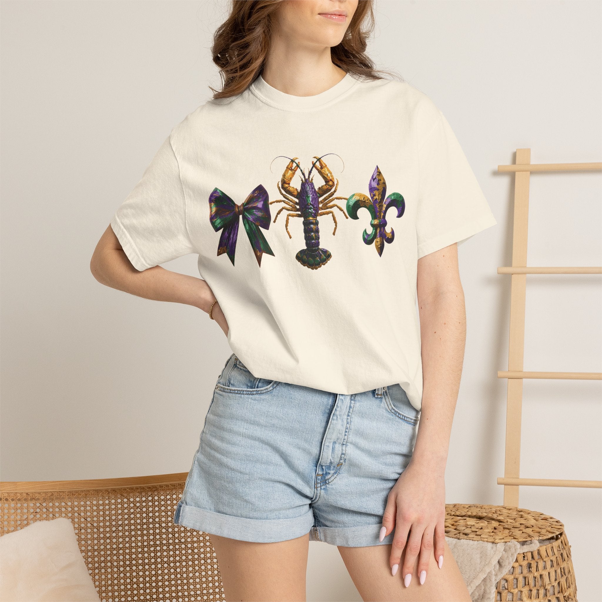Faux Yarn Bow Crawfish Fleur-de-lis Mardi Gras T-shirt